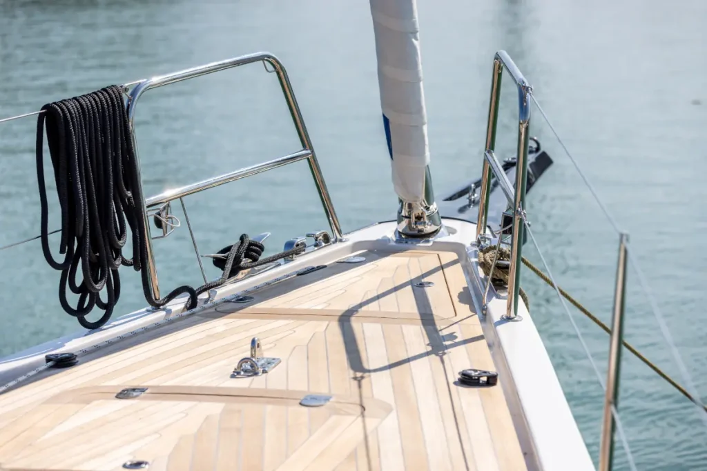 iy-1698-bellissima-esterni-07-italia-yachts