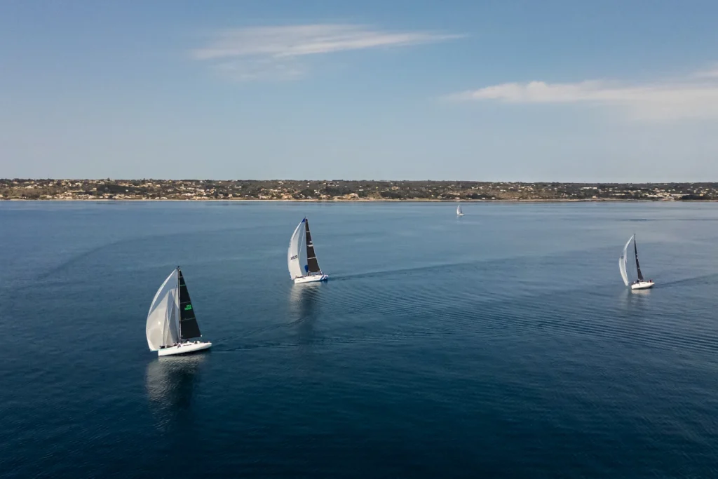 iy-9-98-nextgen-mare-gallery-01-italia-yachts-international