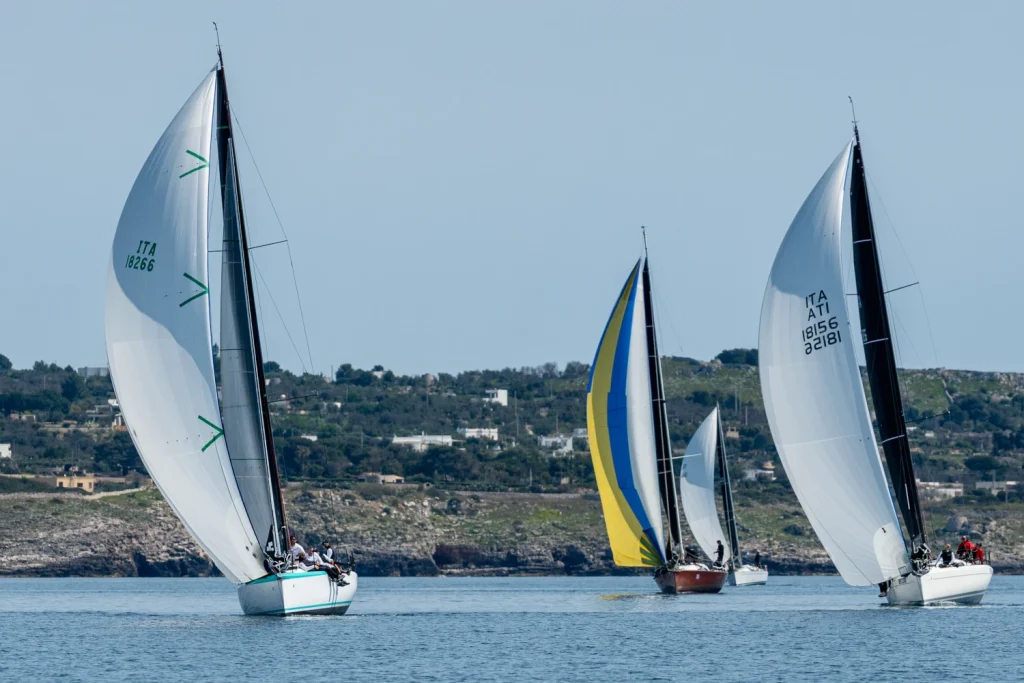 iy-9-98-nextgen-mare-gallery-03-italia-yachts-international